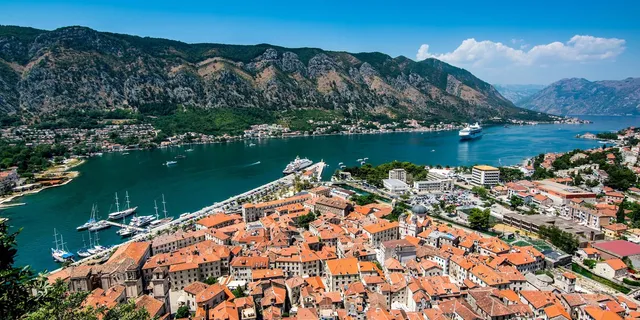 The city of Kotor from a bird’s-eye view. We present our top campsites in Montenegro.