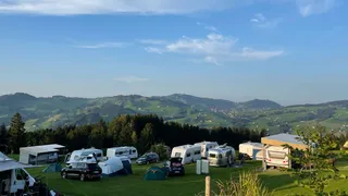 Camping Appenzell: Camper auf dem Campingplatz Eischen